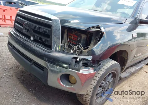 2013 Toyota Tundra Grade 5.7L V8 z USA, uszkodzony, nr VIN 5TFDW5F18DX310679